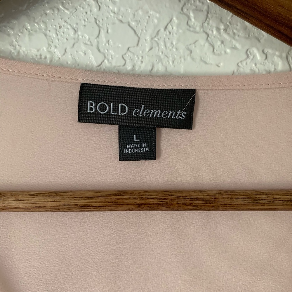 BOLD ELEMENTS pale pink slit sleeve v-neck size L - Picture 12 of 14